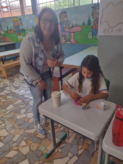 Escola LeocÃ¡dio JosÃ© Correia realizou a Feira de CiÃªncias com os Alunos do 5Âº ano
